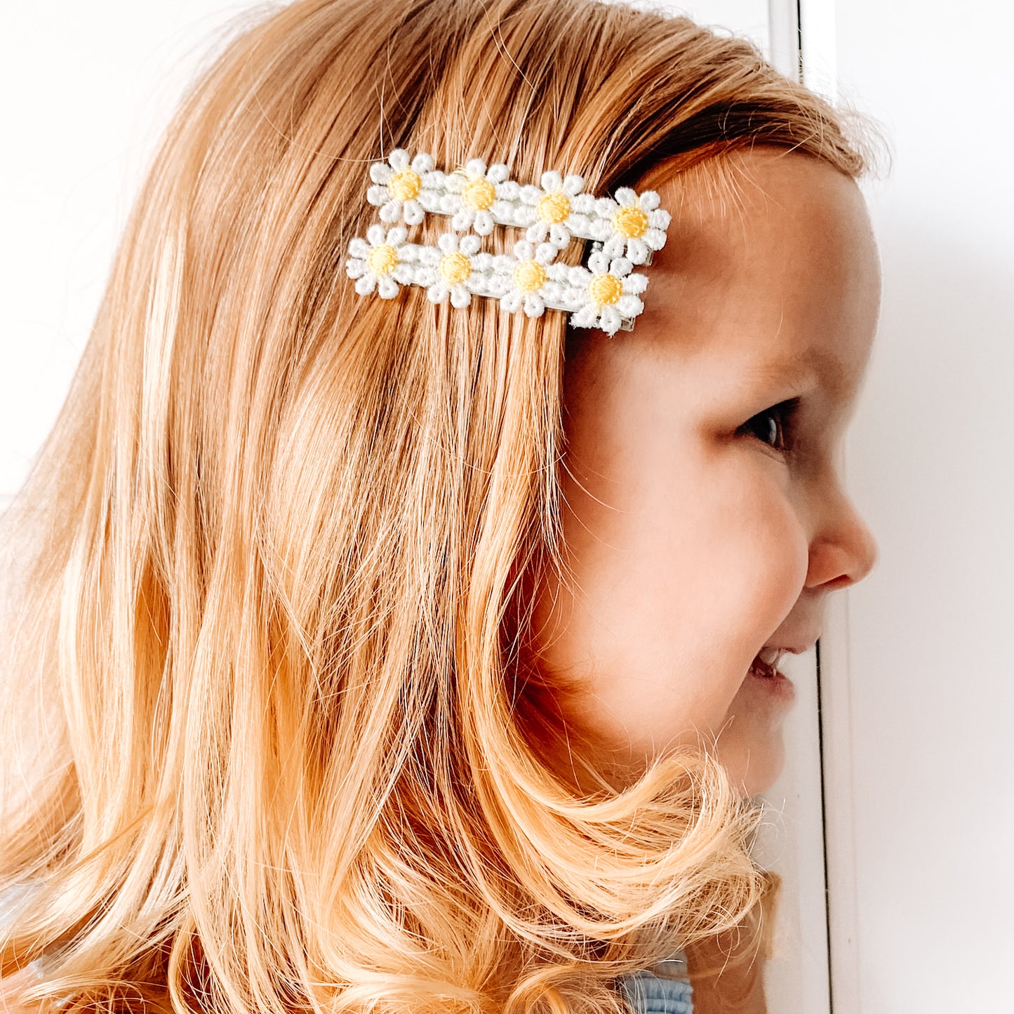 embroidered daisy clips (set of 2)
